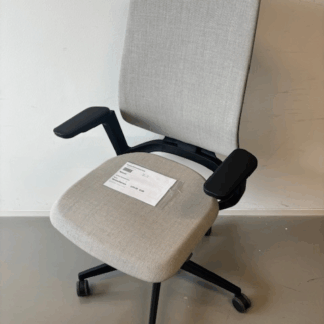 se_flex_drehstuhl_Farbe_grau_Gestellfarbe_schwarz_schräg