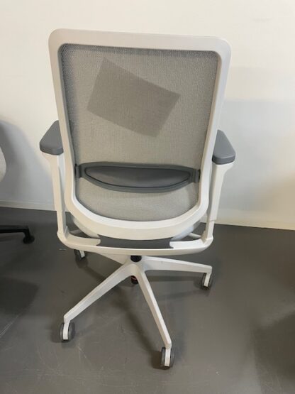 Bürostuhl_se_kit_Farbe_grau_Gestellfarbe_grau_hinten