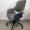 Bürostuhl_se:mission_Rückenpolster_grau_Sitzpolster_grau_Kunststofffuß_schwarz_schräg