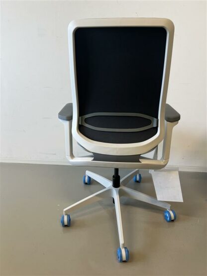 Bürostuhl_se:flex_membran_grau_Sitzpolster_grau_Kunststofffuß_grau_hinten