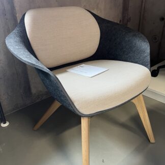 se:lounge_kufenstuhl_grau_beige_seitlich