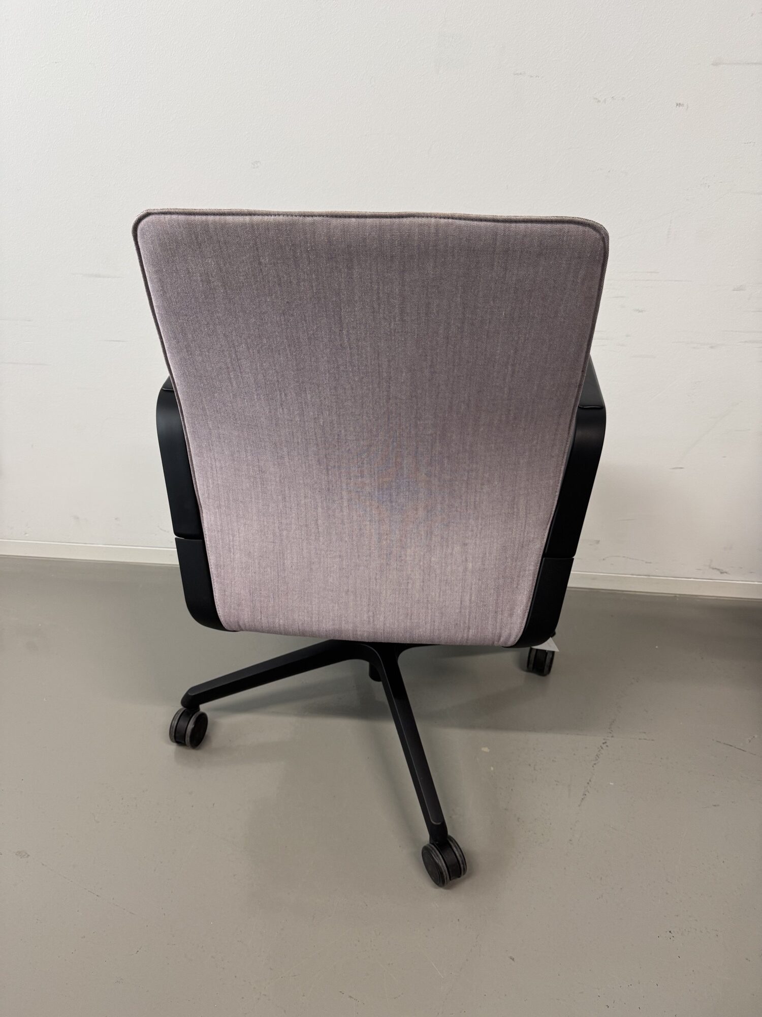 se:line Konferenzsessel hellviolett – Bild 4